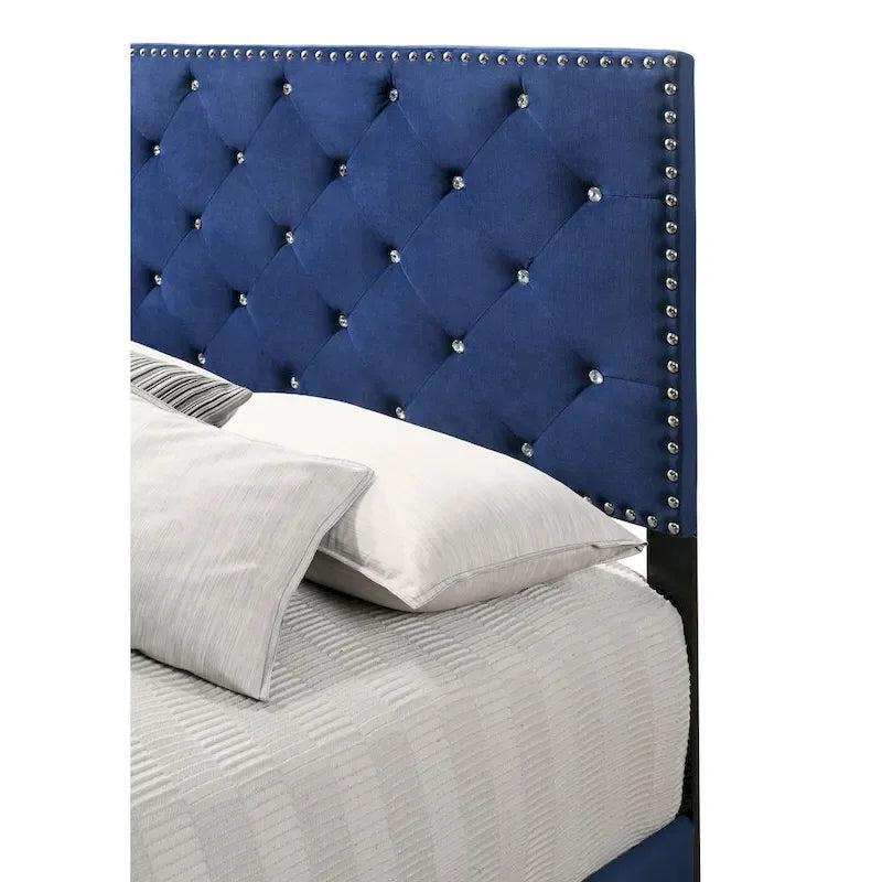 Cama de panel completo azul de terciopelo capitoné con detalles de joyas sintéticas