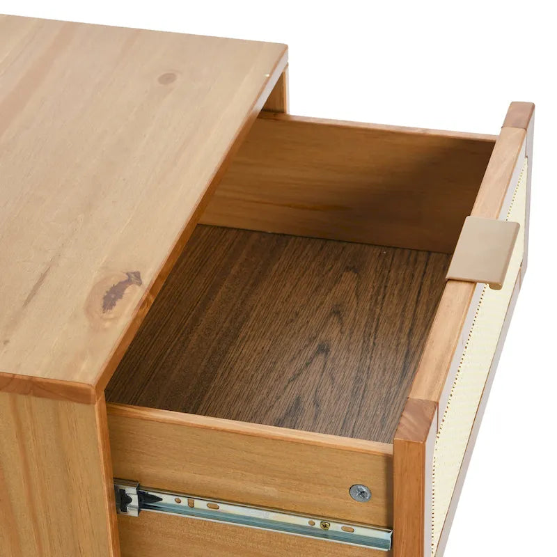 Mesa de noche de madera maciza con dos cajones y frentes de ratán