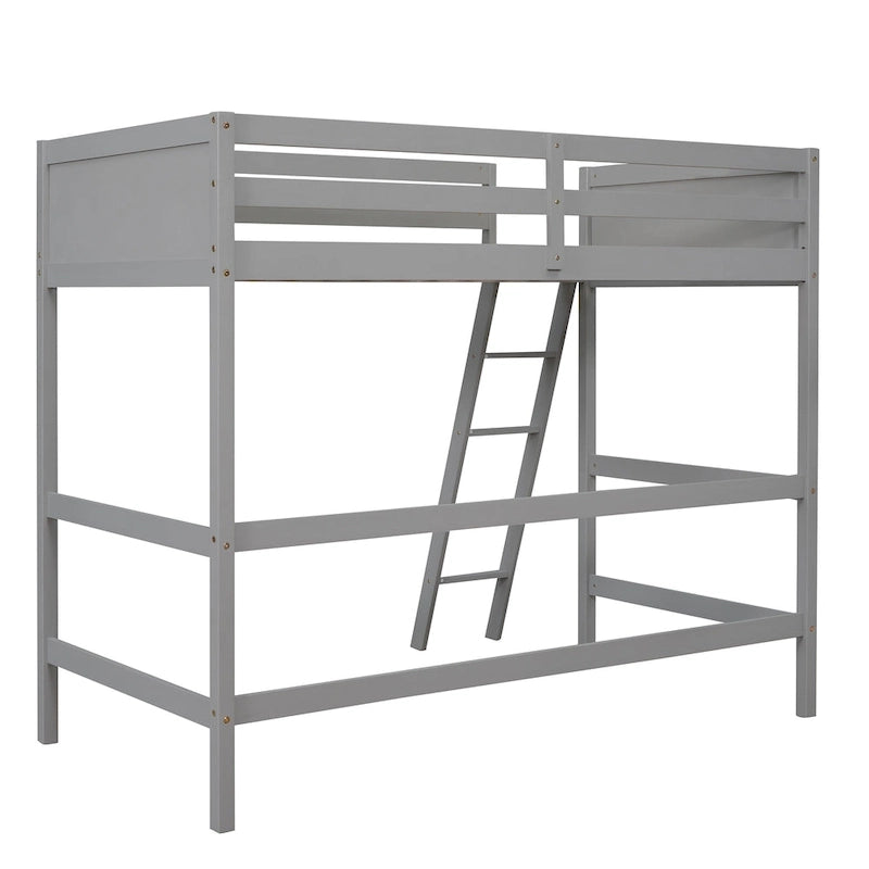 Hochbett aus massivem Kiefernholz in Twin mit Absturzsicherungen und schräger Leiter