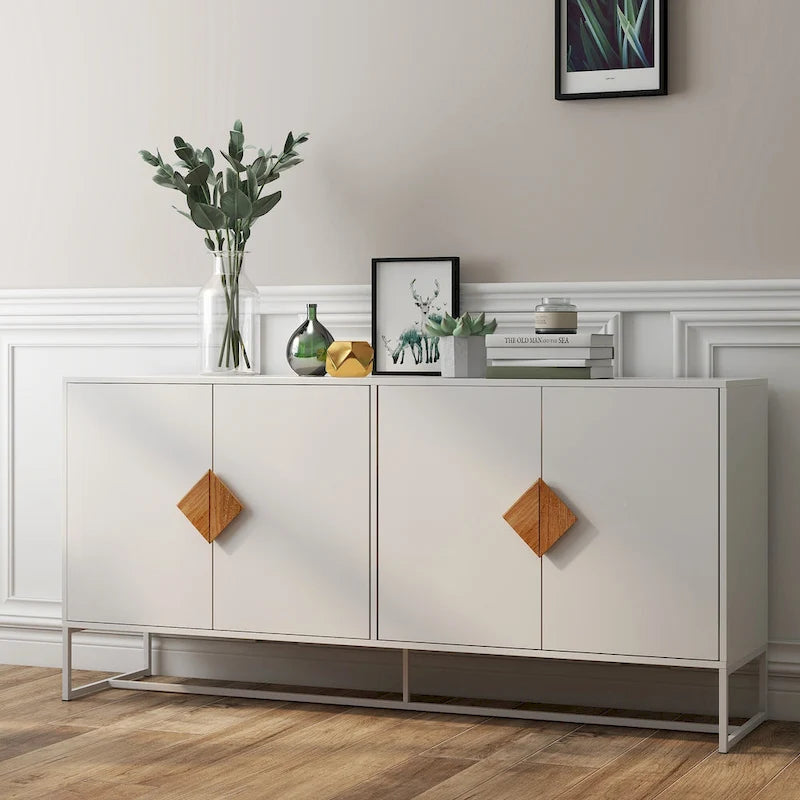 Credenza a due ante con maniglie quadrate in legno e base in ferro